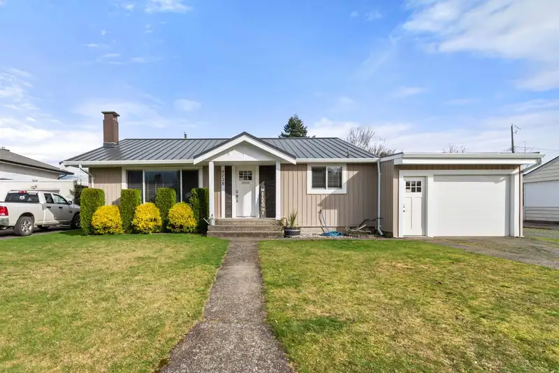 9728 HEATHER STREET - photo 1 of 35