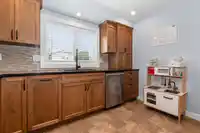 9728 HEATHER STREET - thumbnail 2