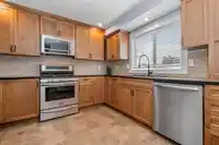 9728 HEATHER STREET - thumbnail 3