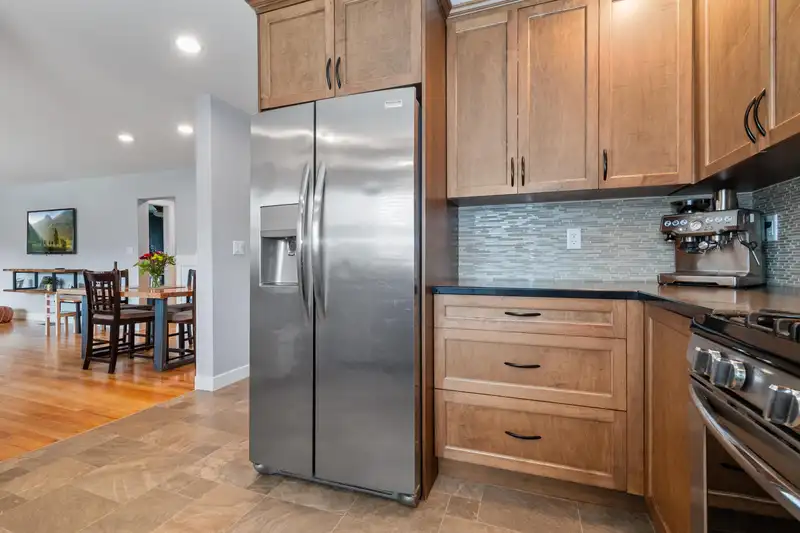 9728 HEATHER STREET - photo 4 of 35