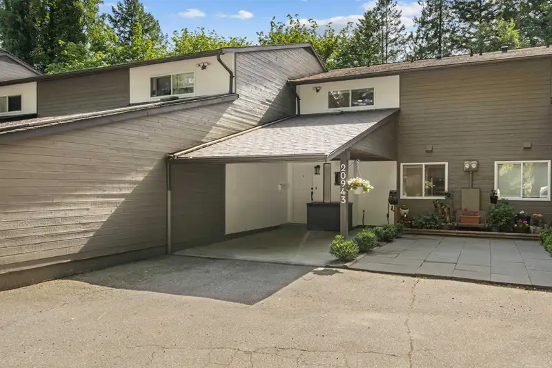 7 20943 CAMWOOD AVENUE - photo 1 of 36