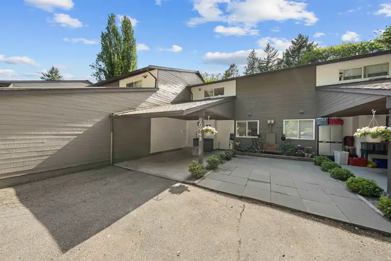7 20943 CAMWOOD AVENUE - photo 2 of 36