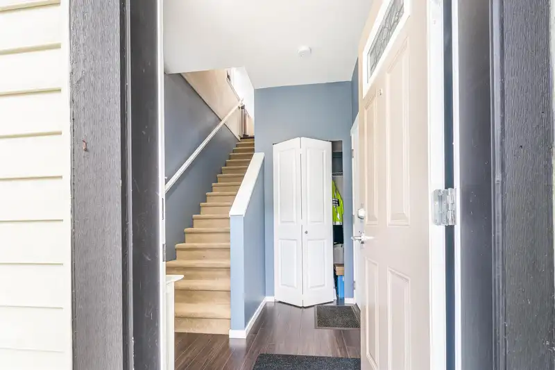 33 13886 62 AVENUE - photo 2 of 28