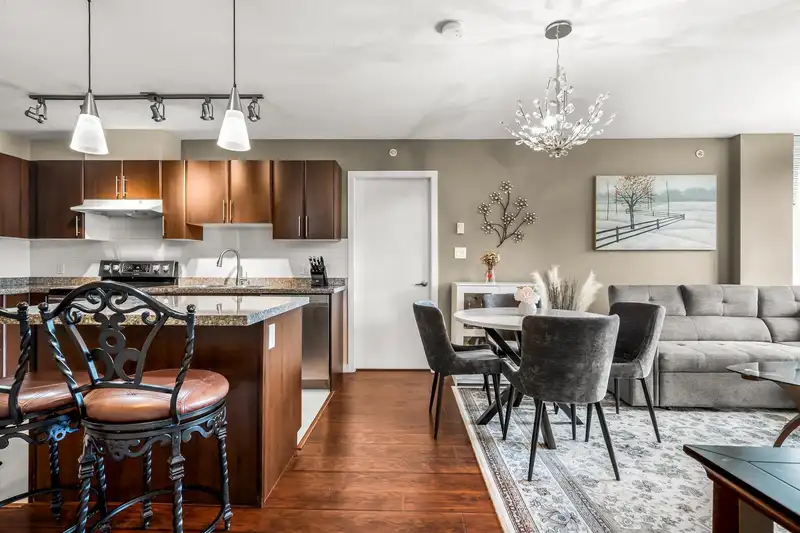 602 1178 HEFFLEY CRESCENT - photo 2 of 39