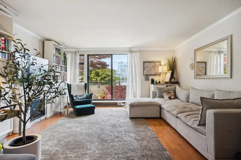 784 MILLBANK - photo 1 of 28