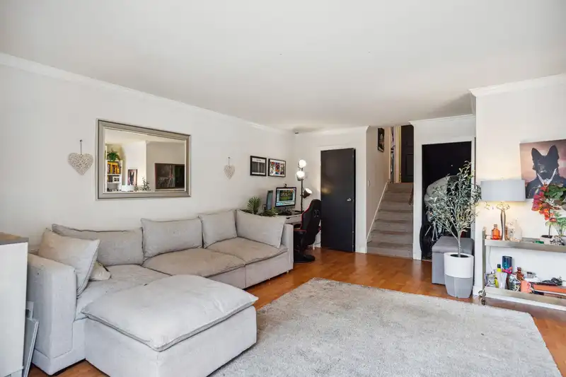 784 MILLBANK - photo 4 of 28