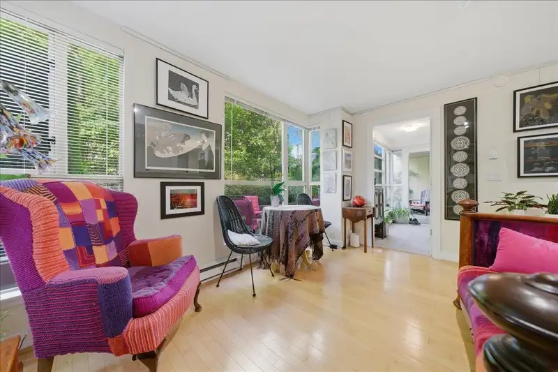 310 2137 W 10TH AVENUE - photo 2 of 26