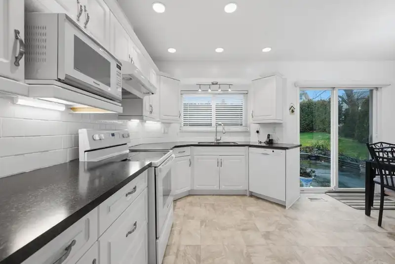 2941 EDGEHILL AVENUE - photo 4 of 31