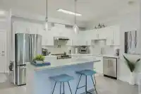 209 20630 DOUGLAS CRESCENT - thumbnail 1