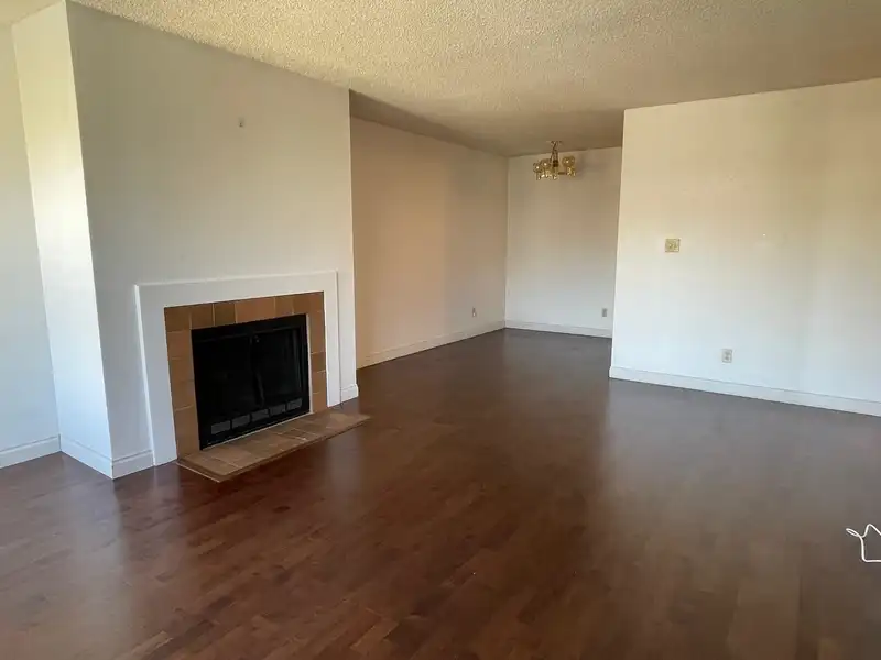 219 8600 ACKROYD ROAD - photo 3 of 13