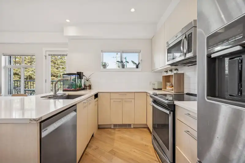 205 7180 BARNET ROAD - photo 3 of 25