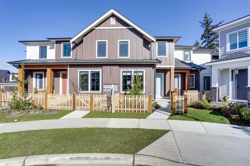 1 20537 75A AVENUE - photo 1 of 36