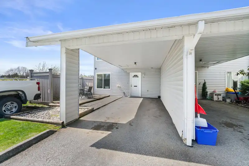11 26970 32 AVENUE - photo 2 of 25