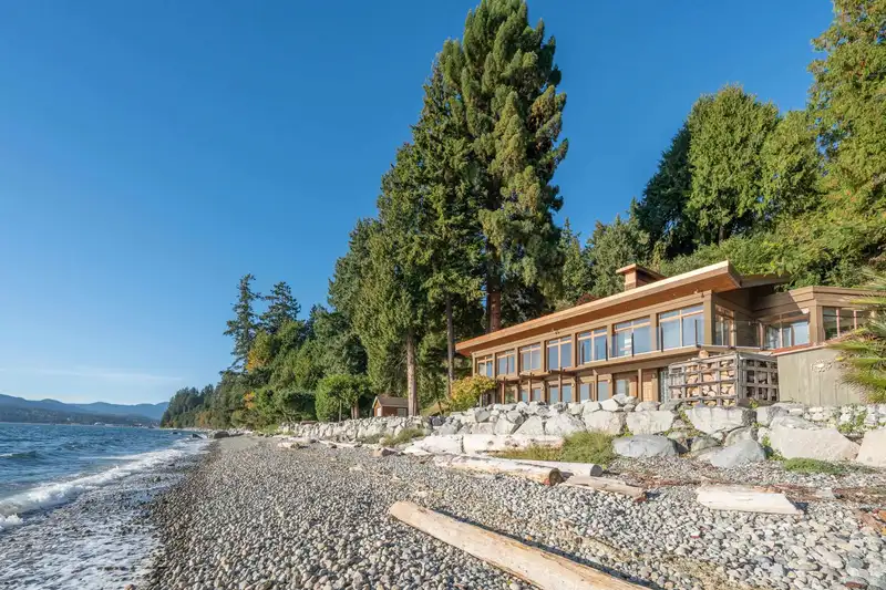 4893 SUNSHINE COAST HIGHWAY - photo 1 of 40