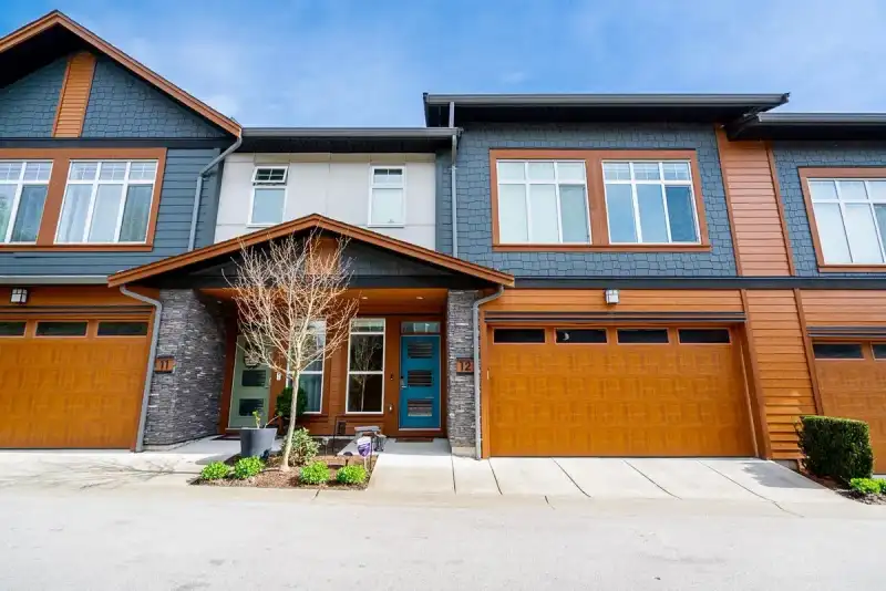 12 17033 FRASER HIGHWAY - photo 1 of 35