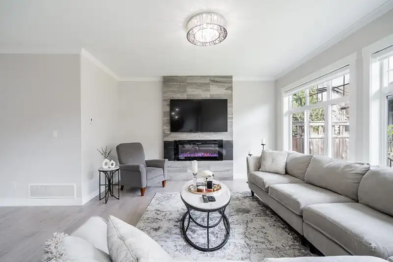 12 17033 FRASER HIGHWAY - photo 4 of 35