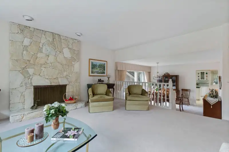 5427 CLIFFRIDGE AVENUE - photo 4 of 25