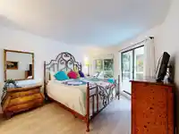106 1467 MARTIN STREET - thumbnail 9