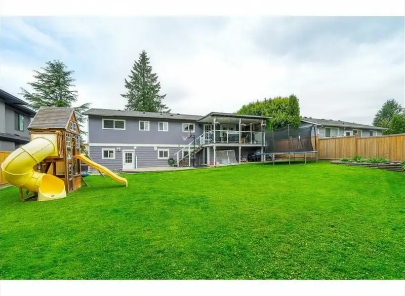 18120 58A AVENUE - photo 3 of 23