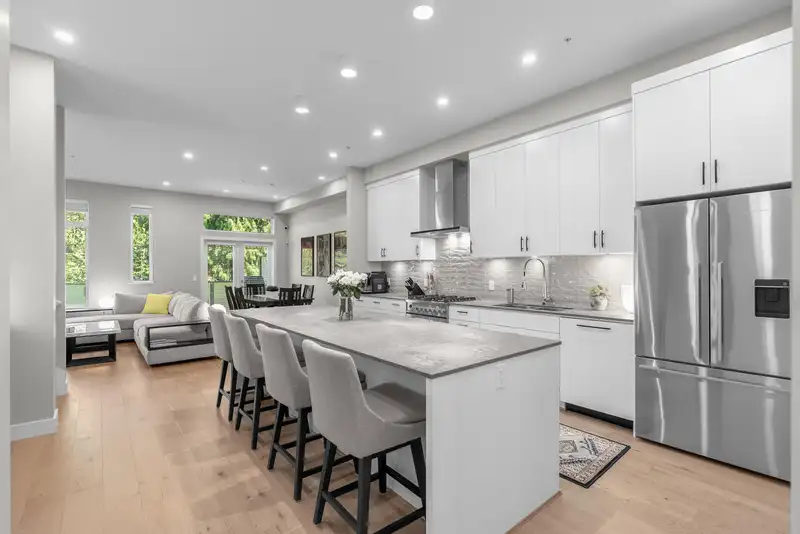 4676 CAPILANO ROAD - photo 2 of 39