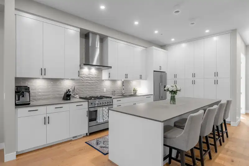 4676 CAPILANO ROAD - photo 4 of 39