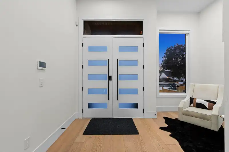 19171 60B AVENUE - photo 4 of 30