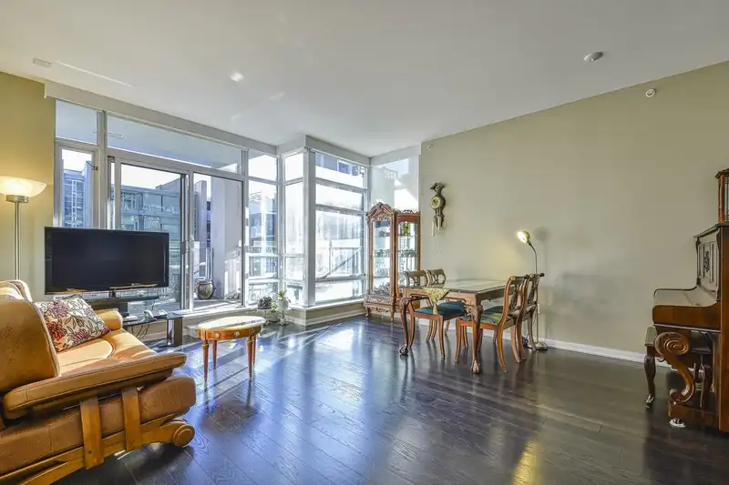 310 1616 COLUMBIA STREET - photo 2 of 20