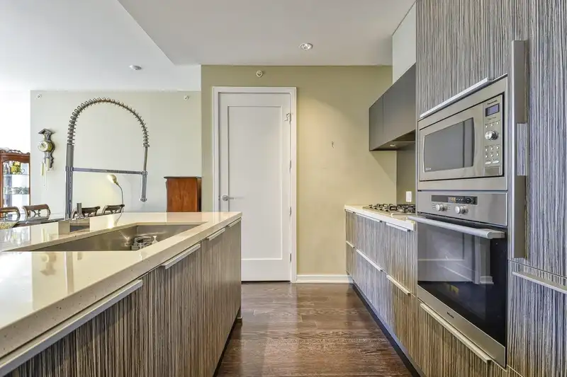 310 1616 COLUMBIA STREET - photo 3 of 20