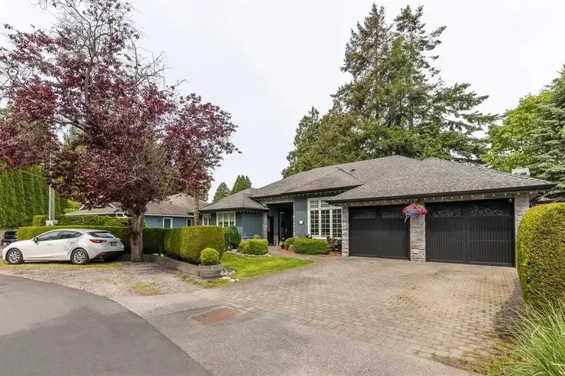 1479 GROVE PLACE - photo 2 of 38