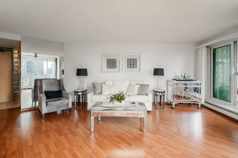 1505 1020 HARWOOD STREET - photo 4 of 31