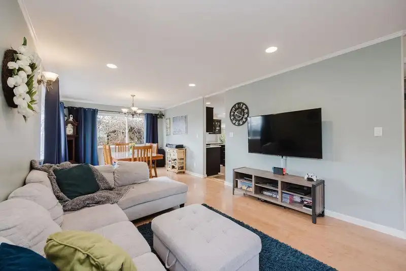 835 AURORA WAY - photo 4 of 30