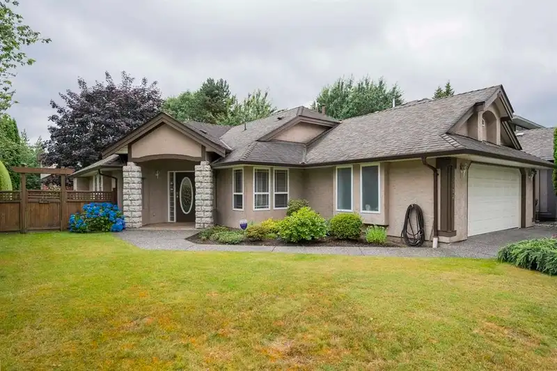 20792 91 AVENUE - photo 3 of 34