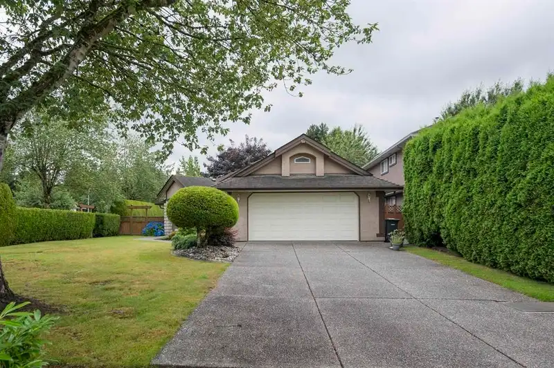 20792 91 AVENUE - photo 4 of 34