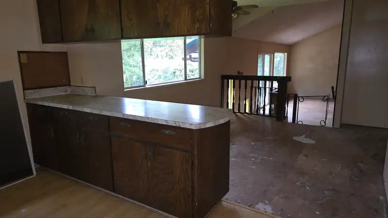4494 RONDEVIEW ROAD - photo 2 of 18
