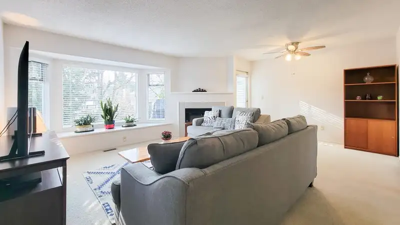 68 1195 FALCON DRIVE - photo 3 of 35