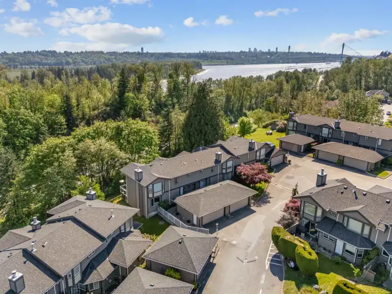175 1140 CASTLE CRESCENT - photo 1 of 39