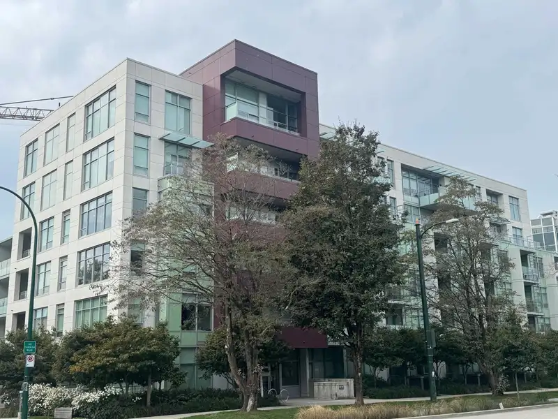 111 5077 CAMBIE STREET - photo 2 of 36