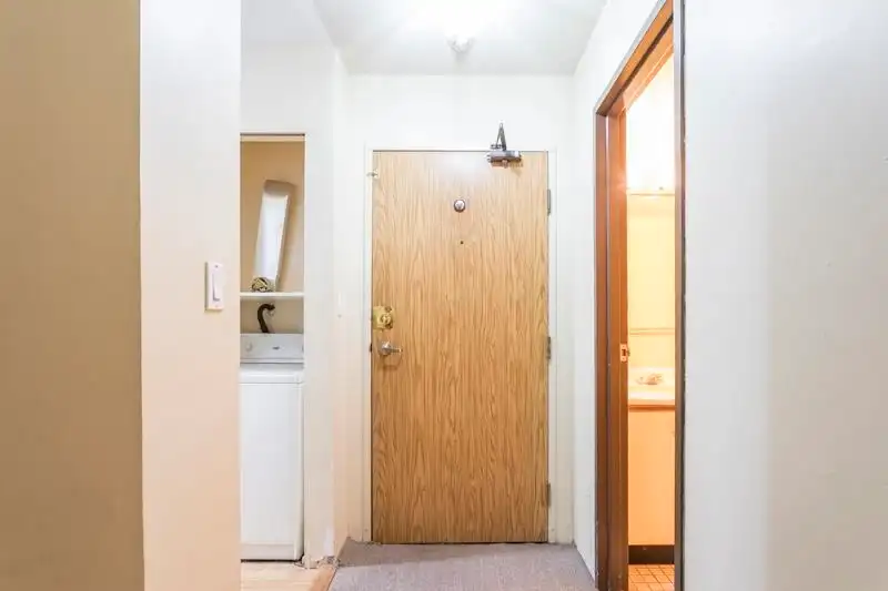 114 7751 MINORU BOULEVARD - photo 2 of 33