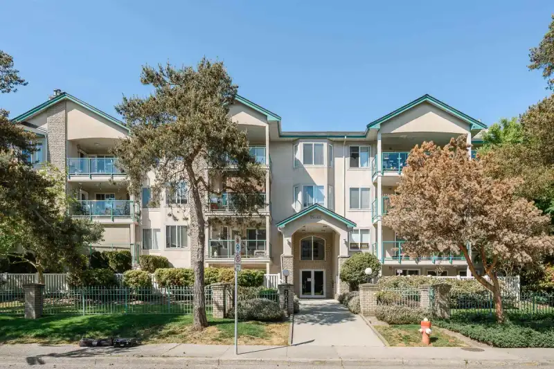 408 20443 53 AVENUE - photo 1 of 32