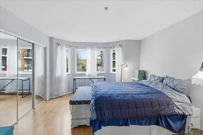 311 11595 FRASER STREET - photo 3 of 9