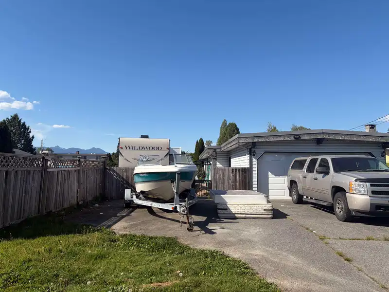 22621 BROWN AVENUE - photo 2 of 3