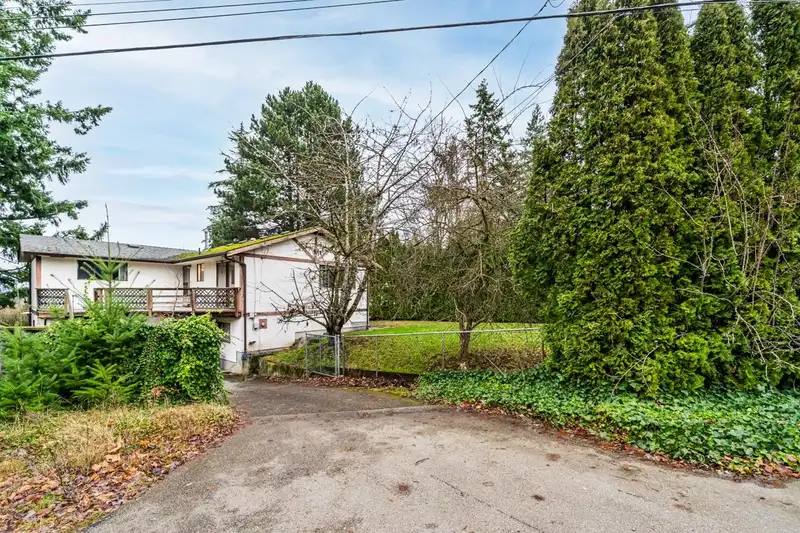 2751 153A STREET - photo 2 of 18