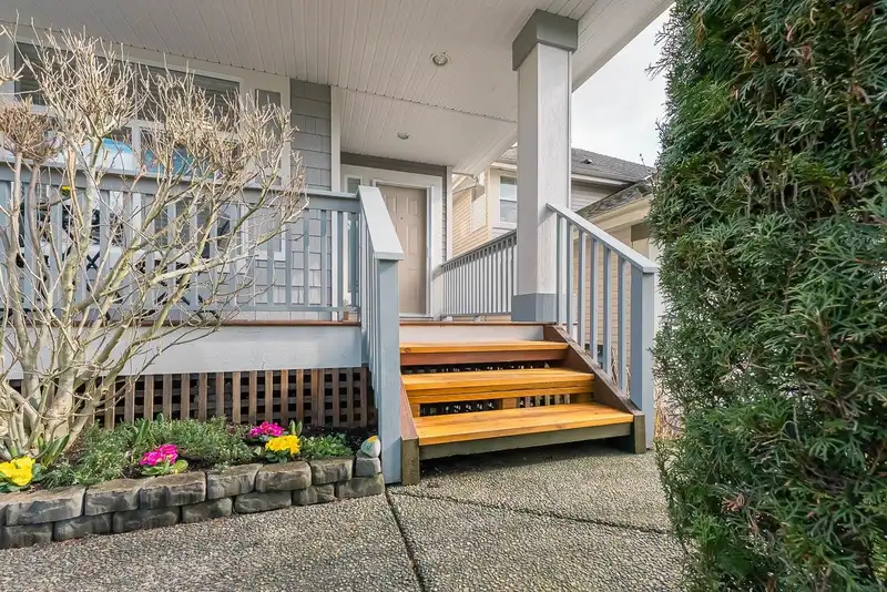 6918 201B STREET - photo 4 of 38