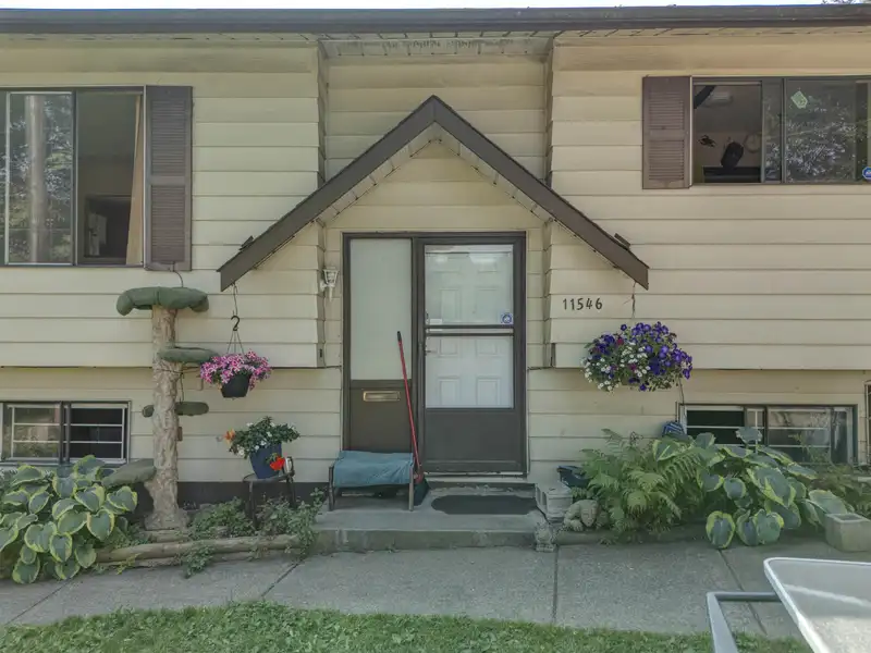 11546 SURREY ROAD - photo 2 of 28