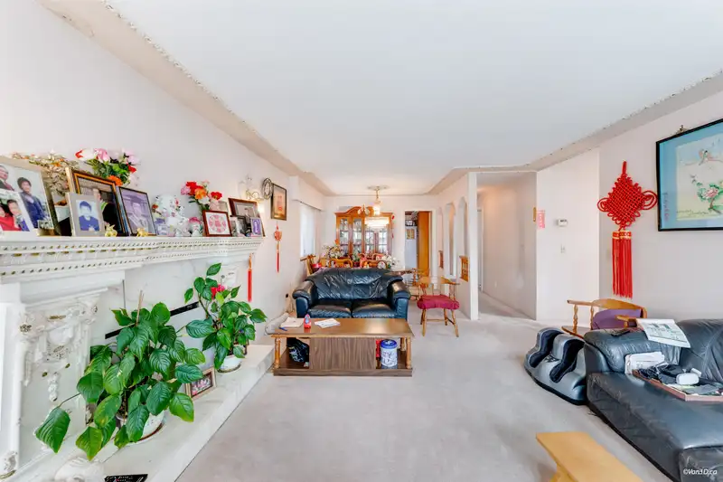 2945 E GRAVELEY STREET - photo 4 of 27