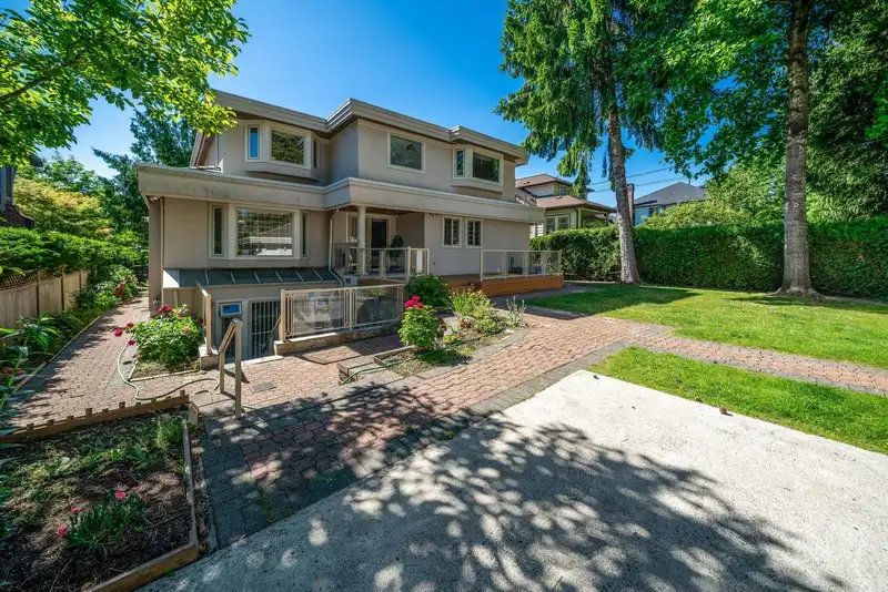 7088 WILTSHIRE STREET - photo 4 of 40
