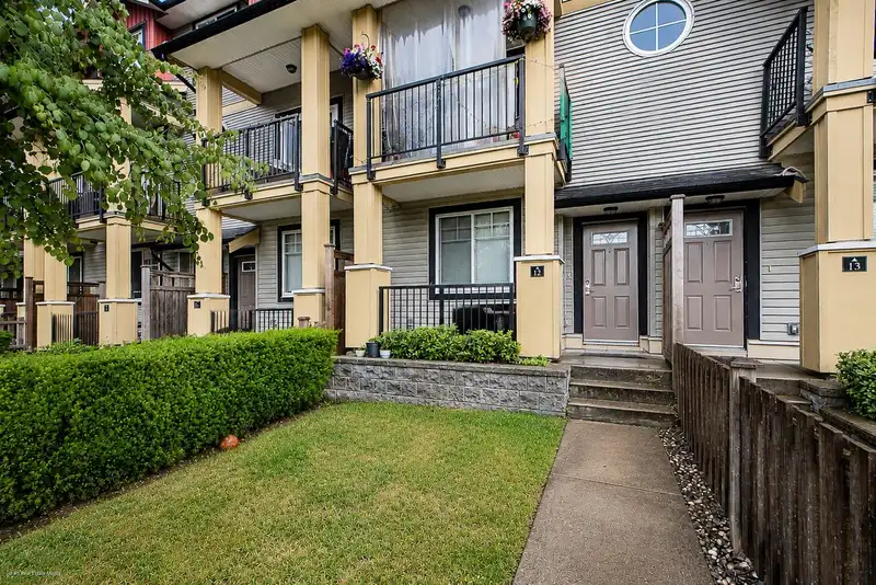 12 13886 62 AVENUE - photo 2 of 31