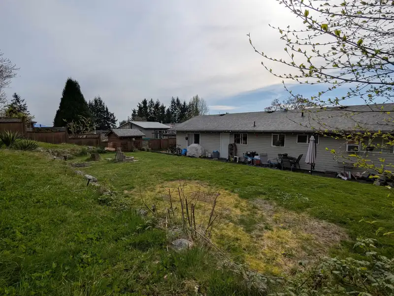 7936 EAGLE CRESCENT - photo 2 of 3