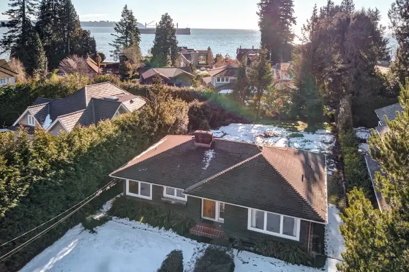 4386 ERWIN DRIVE - photo 2 of 32