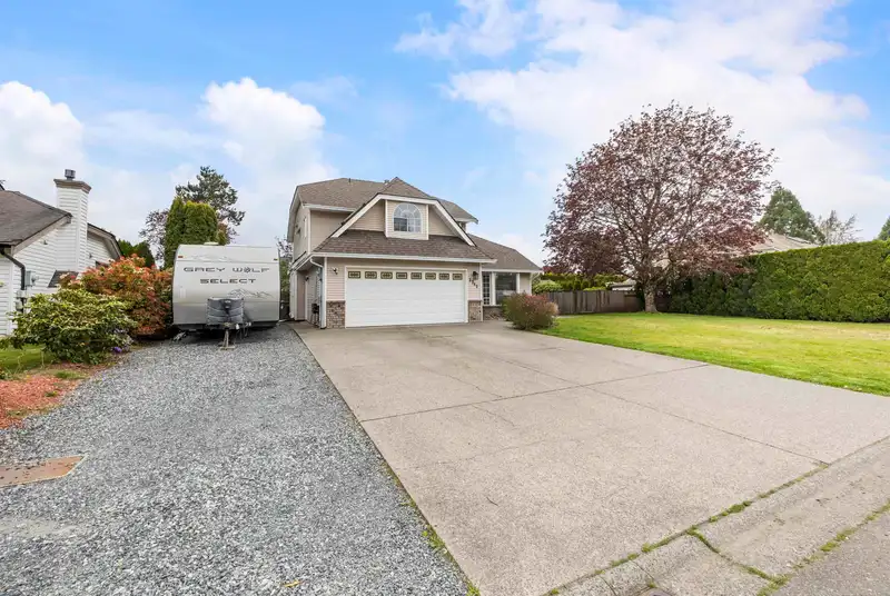 3343 197A STREET - photo 3 of 36
